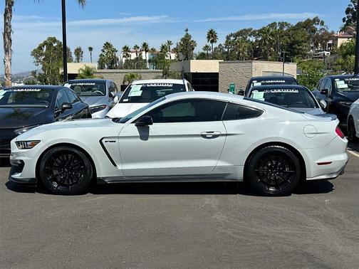 2016 Ford Shelby GT350 Base