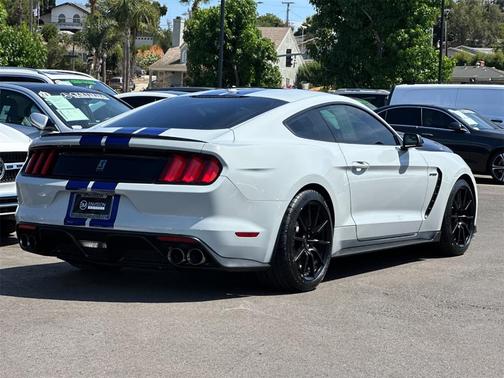 2016 Ford Shelby GT350 Base