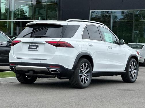 Polar White 2026 Mercedes-Benz GLE 450e Base 4MATIC
