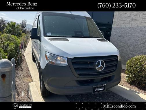 Arctic White 2025 Mercedes-Benz eSprinter 2500 170 WB High Roof Cargo
