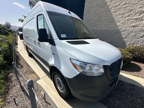 Arctic White 2025 Mercedes-Benz eSprinter 2500 170 WB High Roof Cargo
