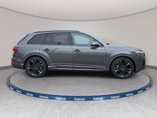 Samurai Gray Metallic 2026 Audi Q7 55 Premium Plus