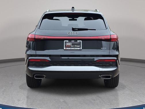 Mythos Black Metallic 2026 Audi Q5 Premium TFSI quattro S tronic