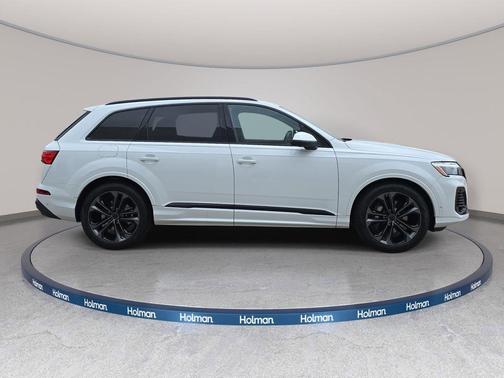Glacier White Metallic 2026 Audi Q7 55 Premium Plus