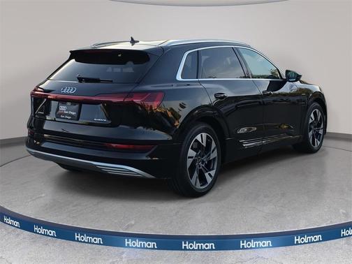 2022 Audi e-tron Premium