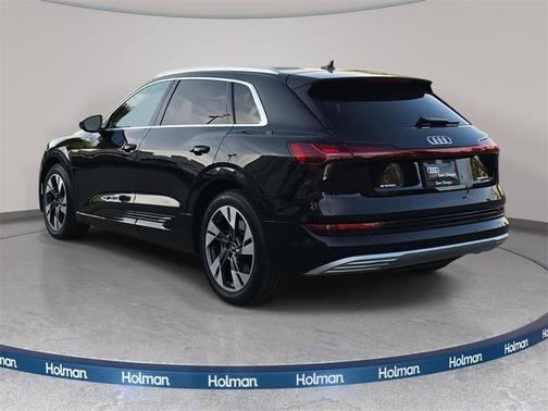 2022 Audi e-tron Premium