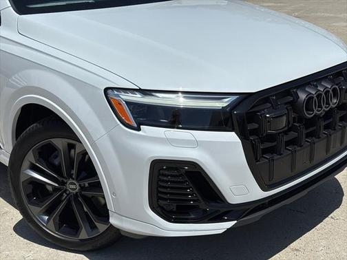 2025 Audi Q7 55 Premium Plus