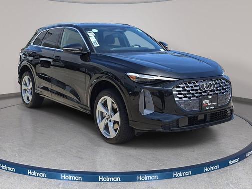 Mythos Black Metallic 2026 Audi Q5 Premium Plus TFSI quattro S tronic