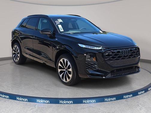 Mythos Black Metallic 2026 Audi Q3 TFSI quattro S tronic