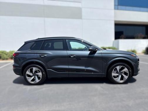 2025 Audi Q6 e-tron Premium Plus quattro