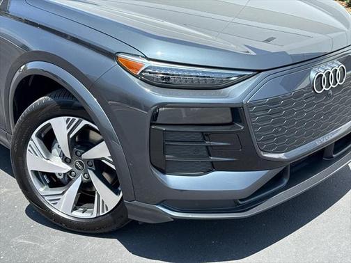 2025 Audi Q6 e-tron Premium Plus quattro