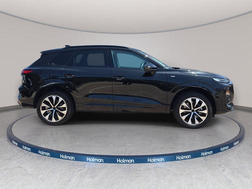 Mythos Black Metallic 2026 Audi Q3 TFSI quattro S tronic