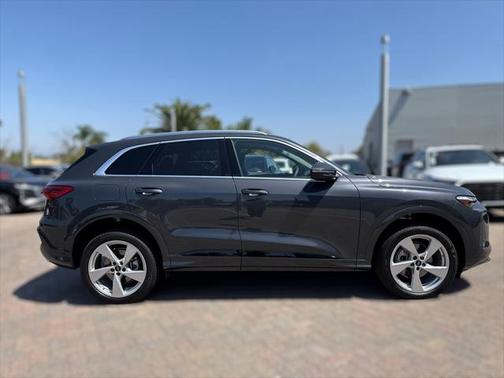 2025 Audi Q5 Premium Plus