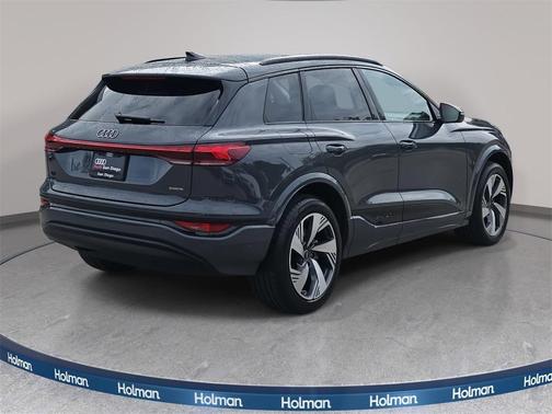 2025 Audi Q6 e-tron Premium quattro