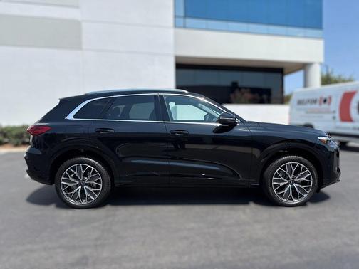 2025 Audi Q5 Premium Plus