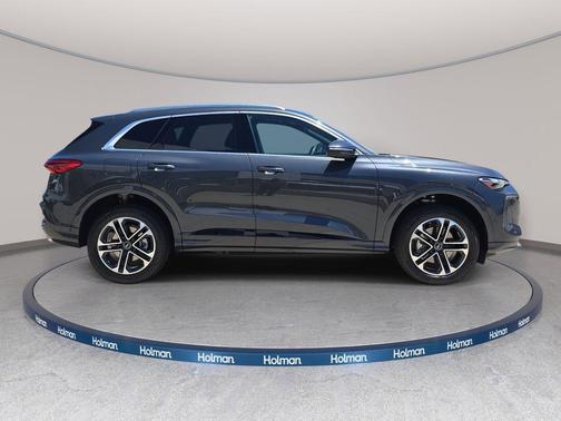 Tambora Gray Metallic 2026 Audi Q5 Premium TFSI quattro S tronic