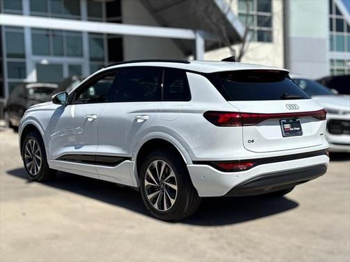 2025 Audi Q6 e-tron Premium Plus quattro