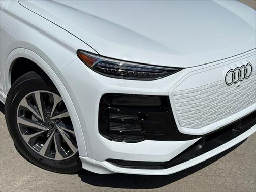 2025 Audi Q6 e-tron Premium Plus quattro
