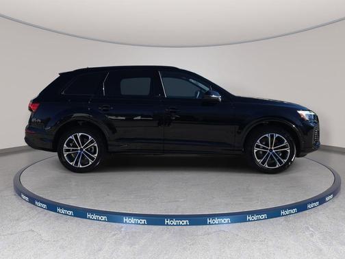 Mythos Black Metallic 2026 Audi Q7 45 Premium Plus