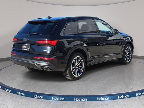 Mythos Black Metallic 2026 Audi Q7 45 Premium Plus