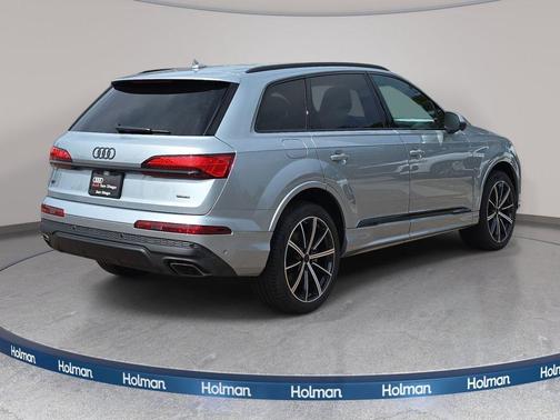 Satellite Silver Metallic 2026 Audi Q7 45 Premium Plus