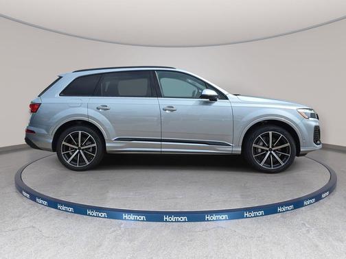 Satellite Silver Metallic 2026 Audi Q7 45 Premium Plus