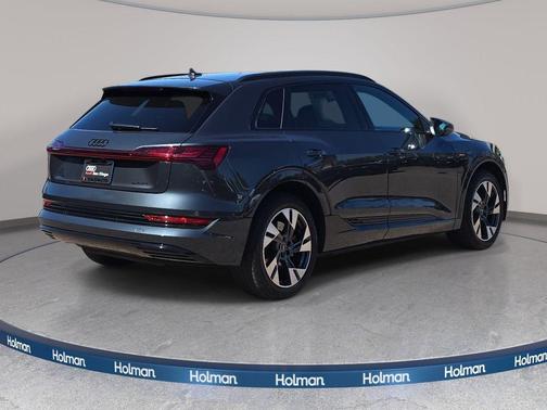 Manhattan Gray Metallic 2023 Audi e-tron Premium quattro