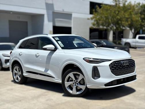 2025 Audi Q5 Premium Plus