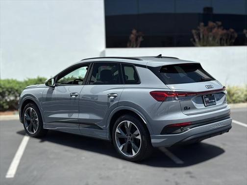 2025 Audi Q4 e-tron Premium Plus 55 quattro