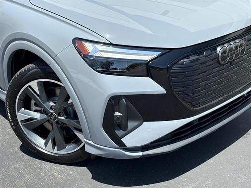 2025 Audi Q4 e-tron Premium Plus 55 quattro