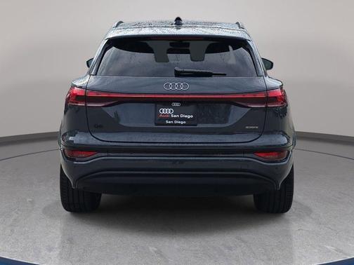 2025 Audi Q6 e-tron Premium quattro