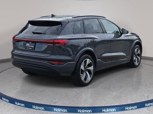 2025 Audi Q6 e-tron Premium quattro