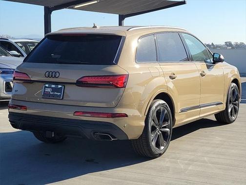 2025 Audi Q7 55 Premium Plus