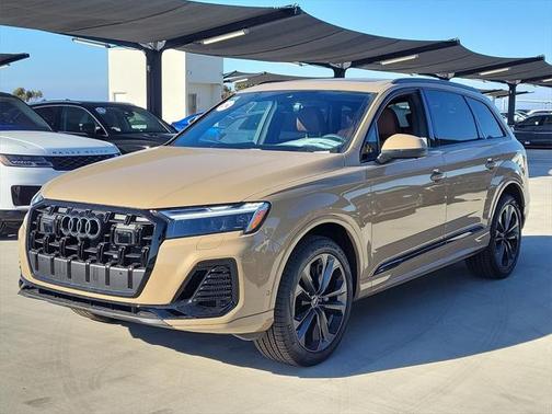 2025 Audi Q7 55 Premium Plus