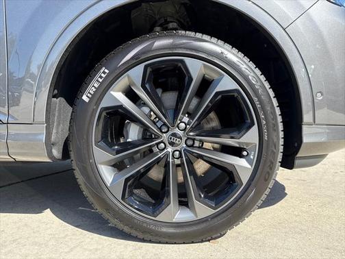 2025 Audi Q7 55 Premium Plus