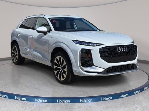 Glacier White Metallic 2026 Audi Q3 S line