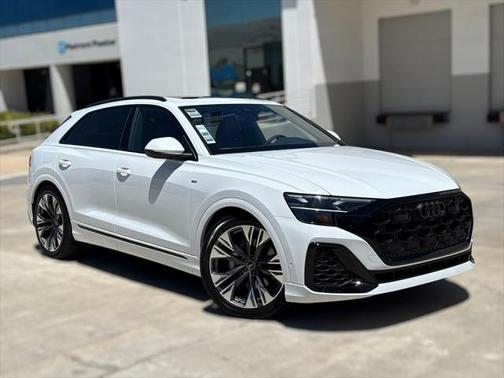 2025 Audi Q8 55 Premium Plus