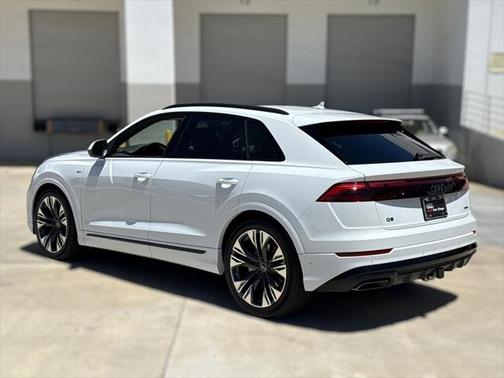 2025 Audi Q8 55 Premium Plus