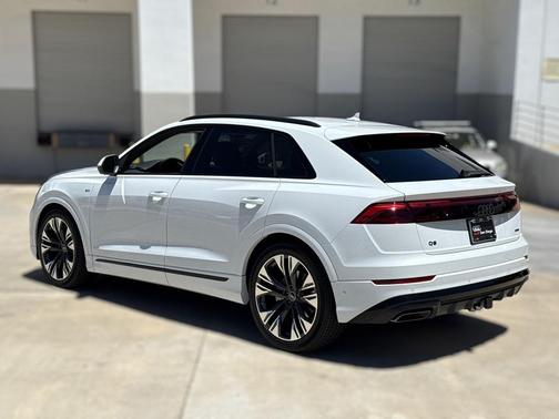 2025 Audi Q8 55 Premium Plus