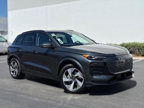 2025 Audi Q6 e-tron Premium quattro