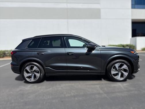 2025 Audi Q6 e-tron Premium quattro