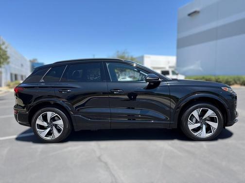 2025 Audi Q6 e-tron Premium Plus quattro