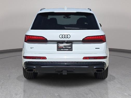 Glacier White Metallic 2026 Audi Q7 55 Premium Plus