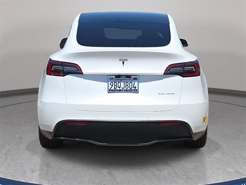 2022 Tesla Model Y Long Range Dual Motor All-Wheel Drive
