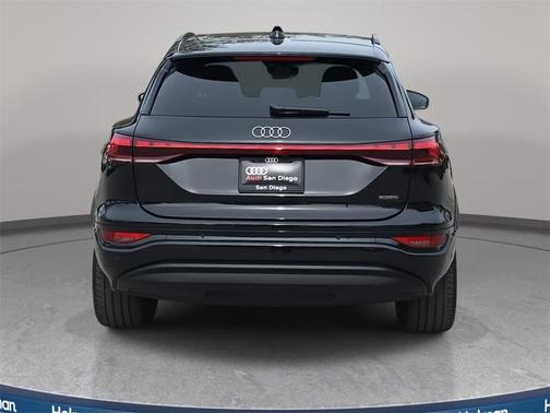 2025 Audi Q6 e-tron Premium Plus quattro