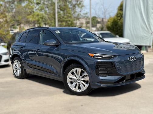 2025 Audi Q6 e-tron Premium