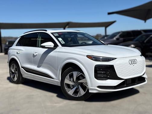 2025 Audi Q6 e-tron Premium Plus quattro