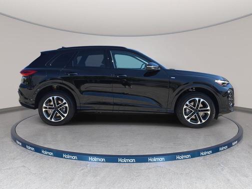 Mythos Black Metallic 2026 Audi Q5 Premium TFSI quattro S tronic