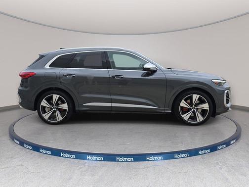 Daytona Gray Pearl Effect 2026 Audi SQ5 3.0T Premium Plus