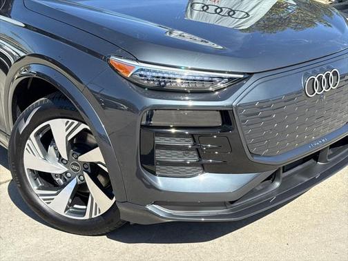 2025 Audi Q6 e-tron Premium Plus quattro